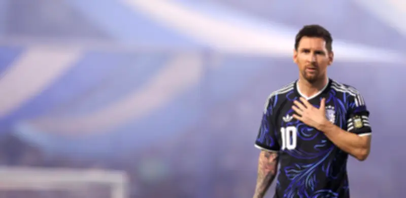 Lionel Messi se despide entre lágrimas en La Bombonera en histórico amistoso argentino