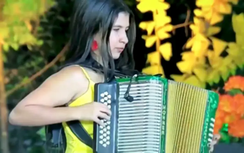 Loraine Lara, ganadora del Festival Vallenato, sufre accidente de tránsito