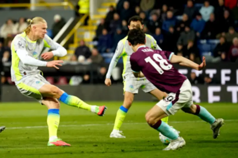 Manchester City asciende al liderato de la Premier League tras vencer al Burnley