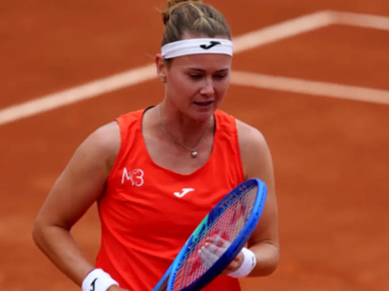 Marie Bouzkova conquista la Copa Colsanitas 2026 tras vencer a Panna Udvardy en Bogotá