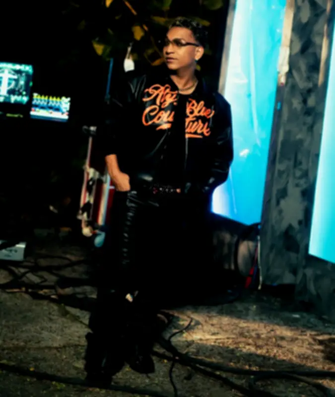 Mc Car lanza 'Me Voy': desamor y cine futurista en Cartagena