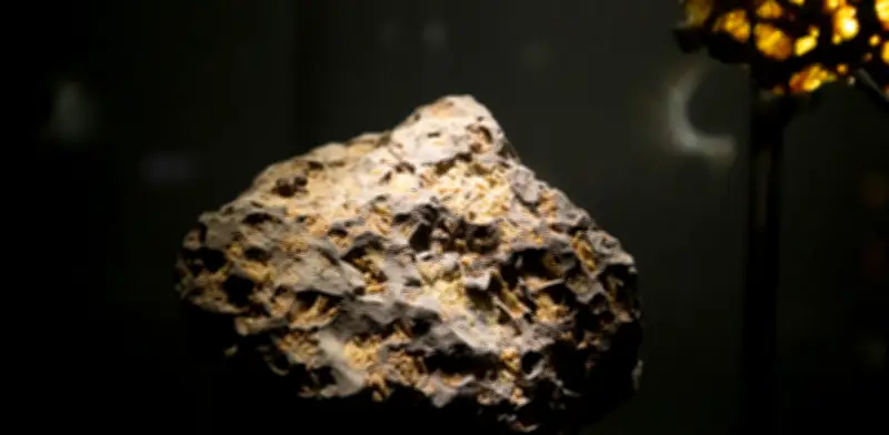 Meteorito 'Black Beauty' revela evidencia directa de agua termal en Marte tras años de investigación