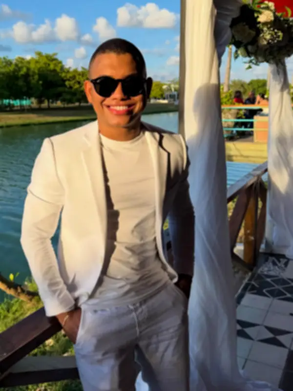 Miguel Polo Polo publica foto con 'te amo' y desata especulaciones sobre su vida sentimental