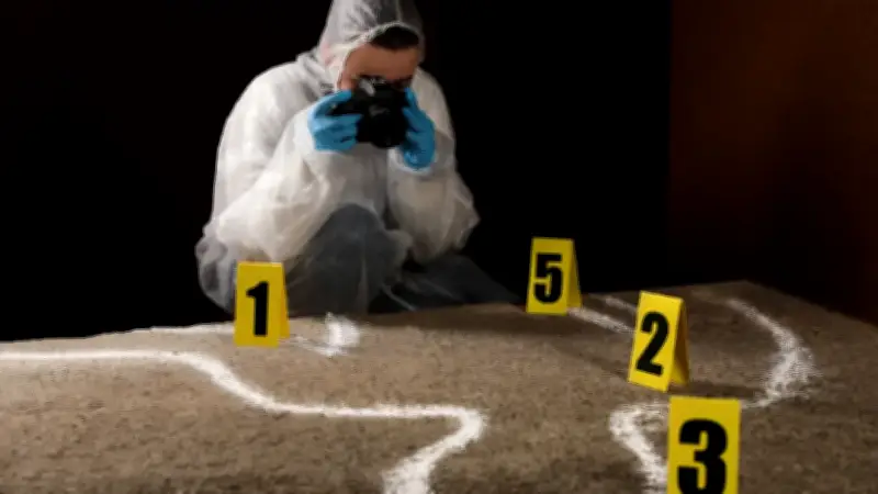 Modelo brasileña muere al caer del piso 13; su novio aparece sin vida en celda