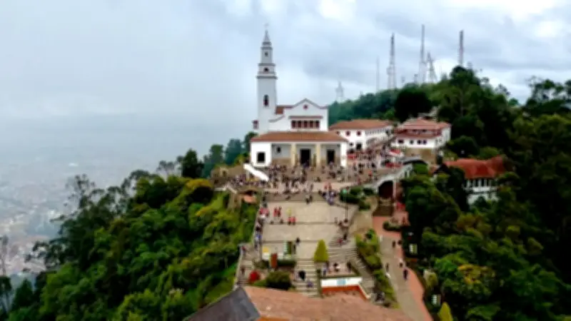 Monserrate registró cifra récord de visitantes en Domingo de Resurrección en Bogotá