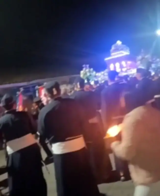 Motociclista huye de control y arrolla procesión en Piendamó, Cauca: ocho heridos