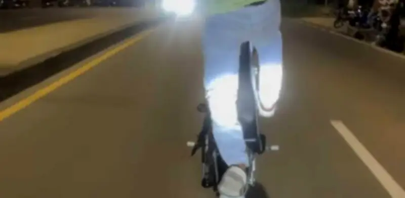 Motociclistas de piques ilegales atacan a familia en el Anillo Vial de Bucaramanga