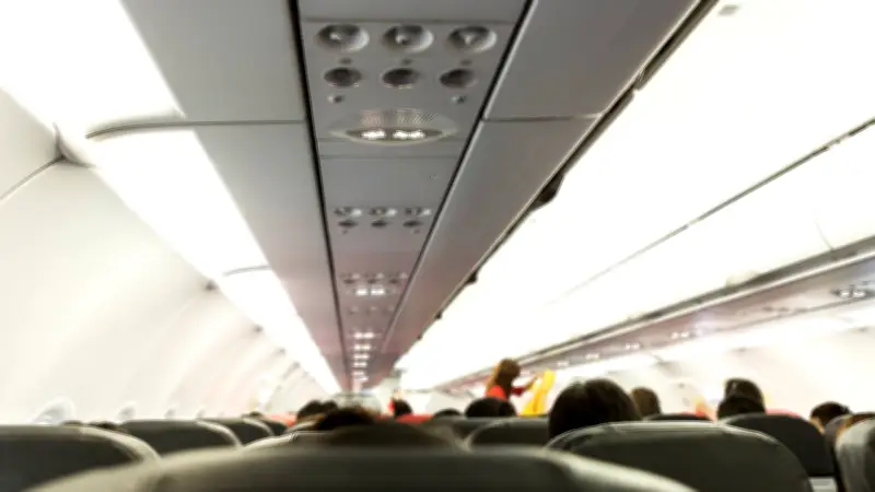 Mujer da a luz en pleno vuelo de Delta Air Lines en Estados Unidos