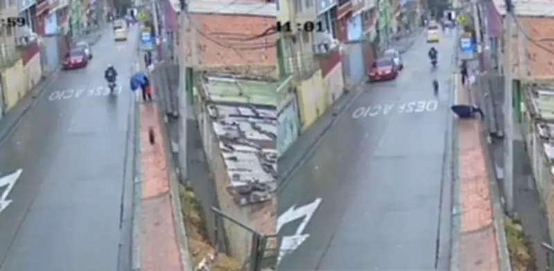 Mujer de 79 años fallece tras impacto de llanta mientras esperaba bus en Bogotá