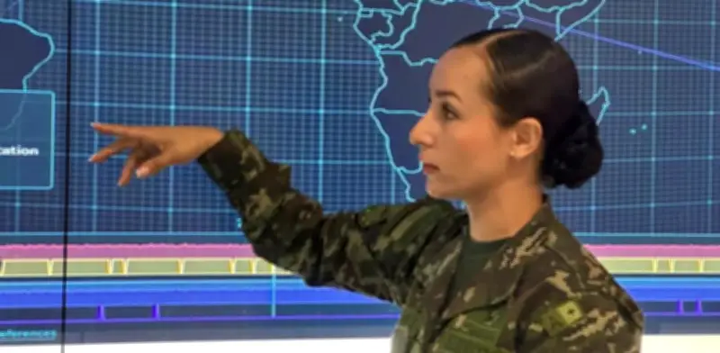 Mujeres del Ejército protegen a Colombia desde el frente digital