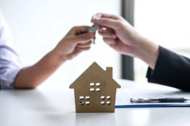 Mujeres en Bogotá lideran acceso a vivienda propia con subsidio 'Reduce tu Cuota'