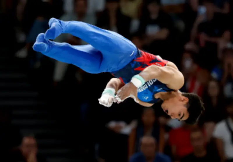 Ángel Barajas brilla en Croacia: oro en paralelas y bronce en barra fija
