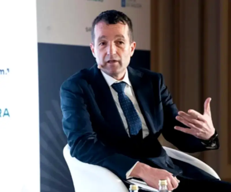 Ángel Escribano renuncia a la presidencia ejecutiva de Indra tras conflicto con el Gobierno