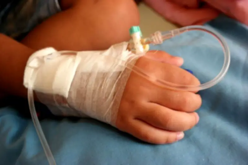 Niño de 10 años herido por bala perdida en enfrentamiento armado en zona rural de Cali