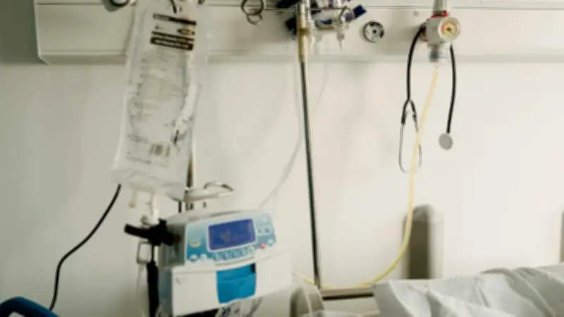 Niño permanece hospitalizado en Medellín por lesiones graves en rostro y manos