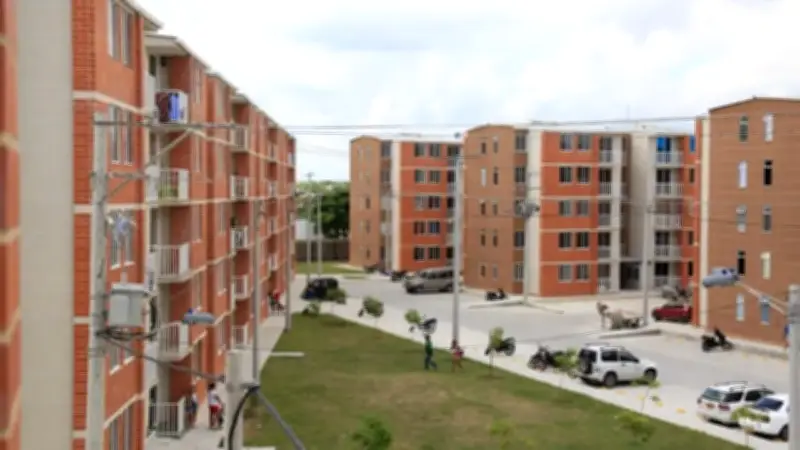 Normas para cercas eléctricas en conjuntos residenciales en Colombia