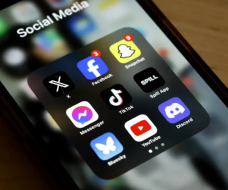 Noruega prohibirá redes sociales a menores de 16 años en 2026