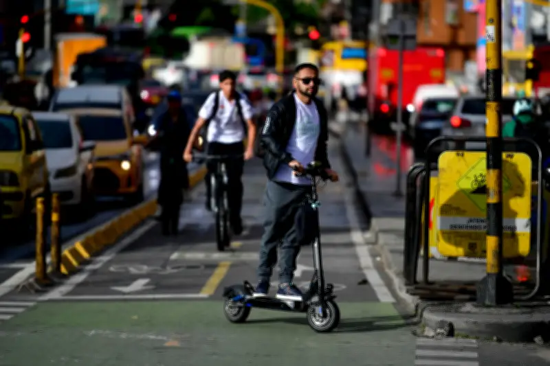 Nuevas reglas para patinetas eléctricas en Bogotá: evite multas y accidentes