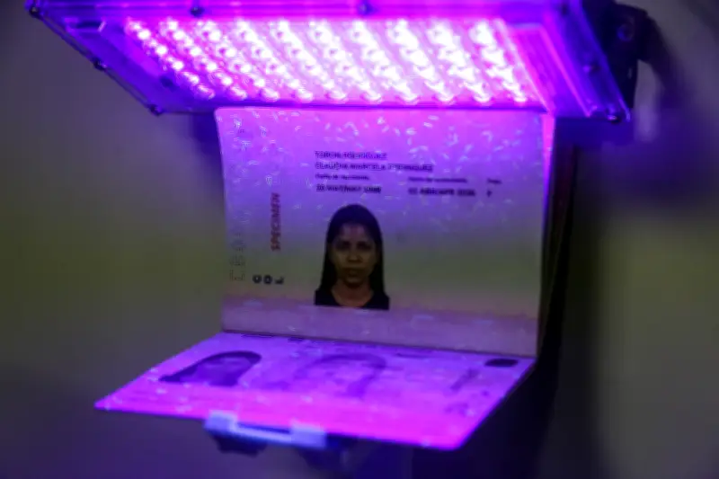 Nuevo pasaporte colombiano entra en vigor con transición de 10 años y dudas operativas