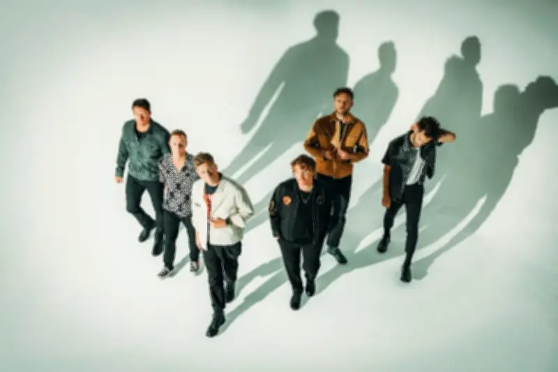 OneRepublic lanza 'Need Your Love': un himno emocional que reafirma su legado musical