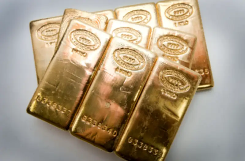 Oro supera los 4.700 dólares por optimismo en negociaciones EE.UU.-Irán