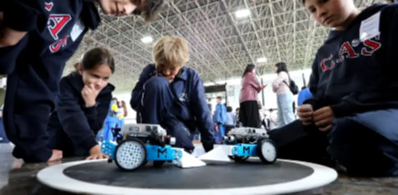PachasBOT reúne a 850 estudiantes en Bogotá para impulsar la robótica escolar en Colombia