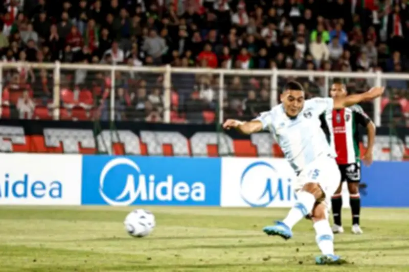 Palestino y Gremio empatan sin goles con triple penal atajado