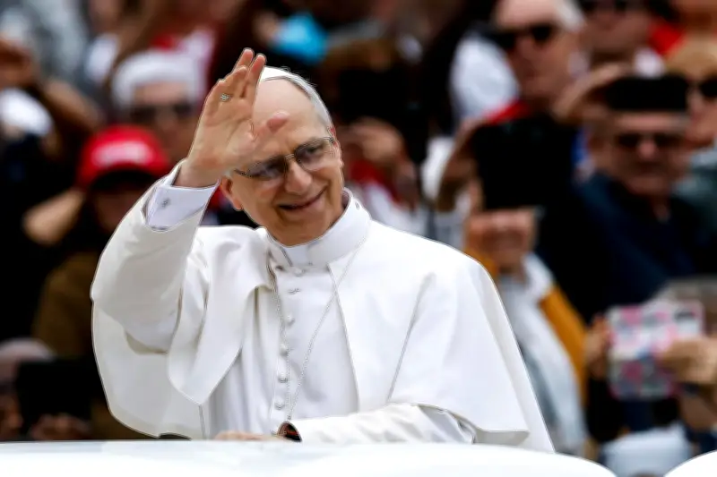 Papa León XIV denuncia a 'tiranos' en África y enfrenta críticas de Donald Trump