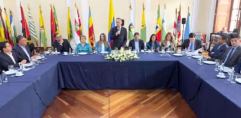 Partido Conservador apoya a Paloma Valencia: triunfo de Cepeda y división en Cambio Radical