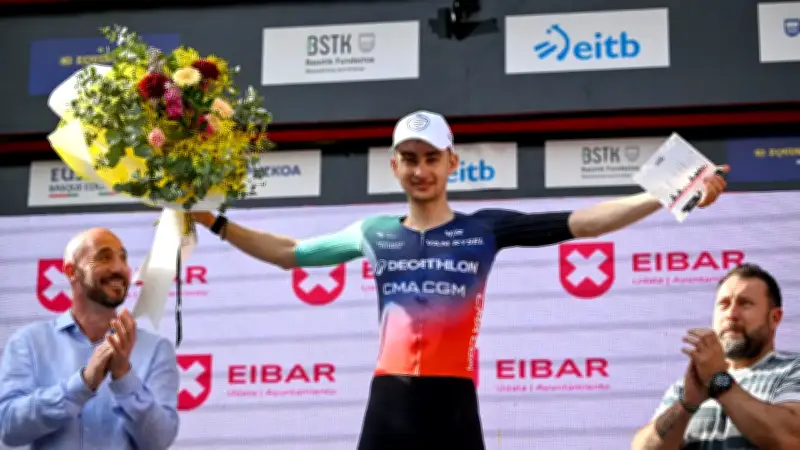 Paul Seixas a un paso de la victoria en la Vuelta al País Vasco tras la quinta etapa