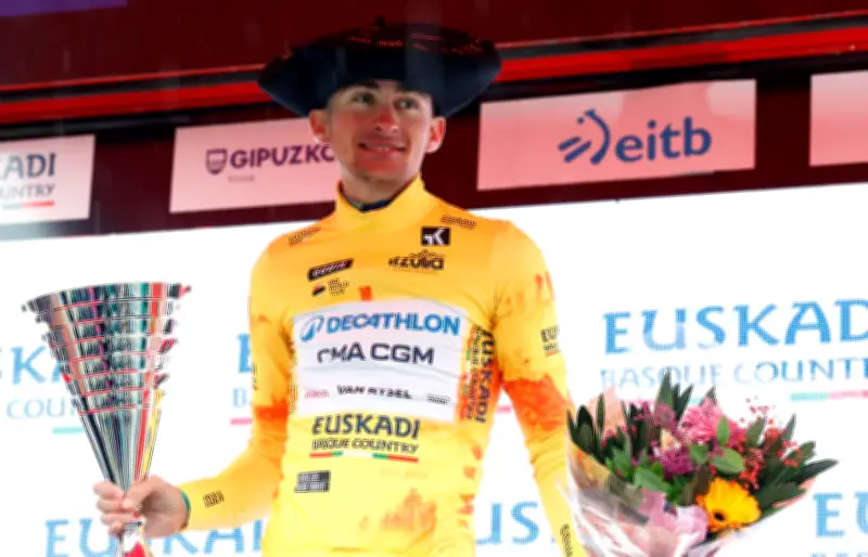 Paul Seixas domina la Itzulia 2026: francés de 19 años gana todas las clasificaciones