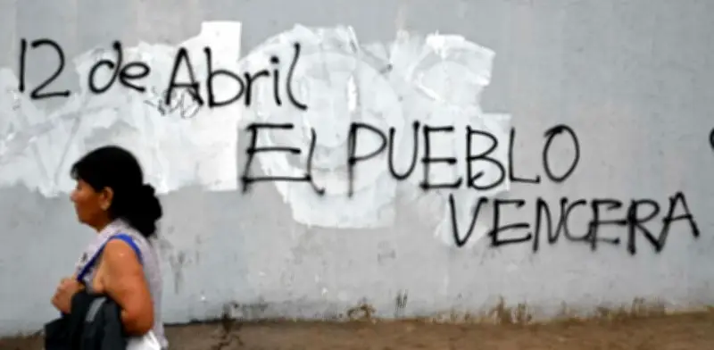 Perú celebra elecciones generales con récord de candidatos y temor a votos nulos