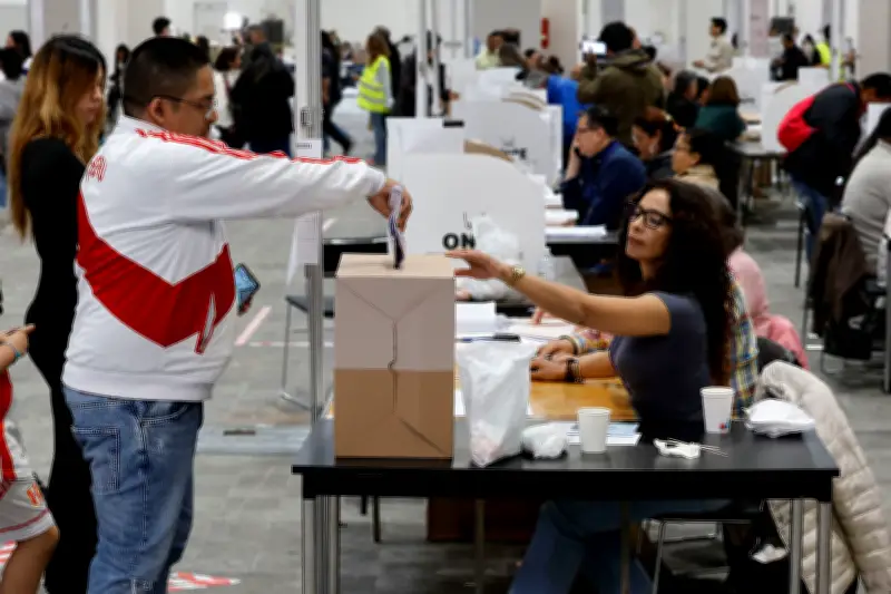 Perú celebra elecciones históricas con 35 candidatos presidenciales y voto obligatorio