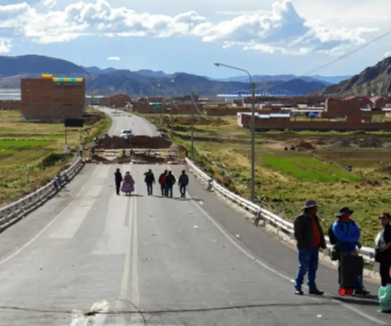 Perú refuerza frontera sur con 135 agentes ante expulsiones migratorias de Chile