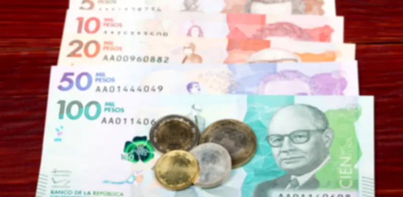 Petro amenaza con nueva emergencia económica y critica alza de tasas del Banco de la República