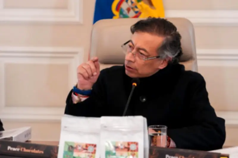 Petro arremete contra el Banco de la República y propone Constituyente para reformarlo