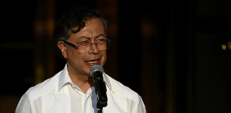 Petro centraliza vocerías: funcionarios requieren aval presidencial para hablar