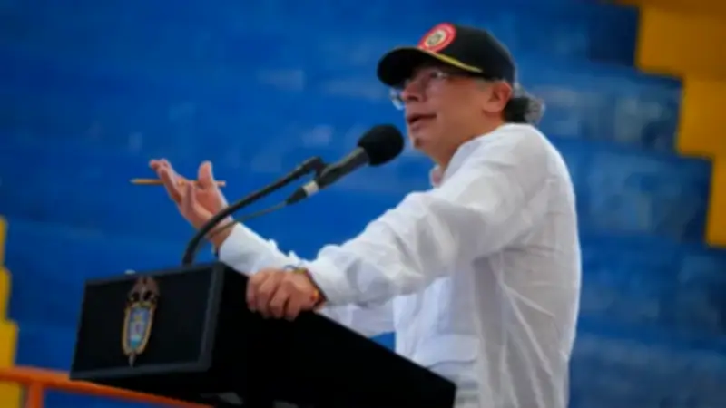 Petro convoca movilización el 1 de mayo contra alza de tasas y por constituyente
