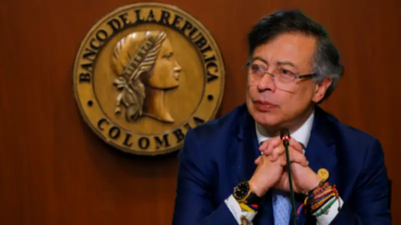 Petro critica a exministro Ocampo: "Su torpeza impidió equilibrio fiscal del país"