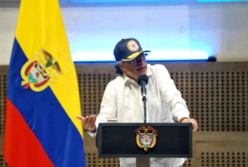 Petro enfrenta a general militar en Cali y exige acatamiento de órdenes presidenciales