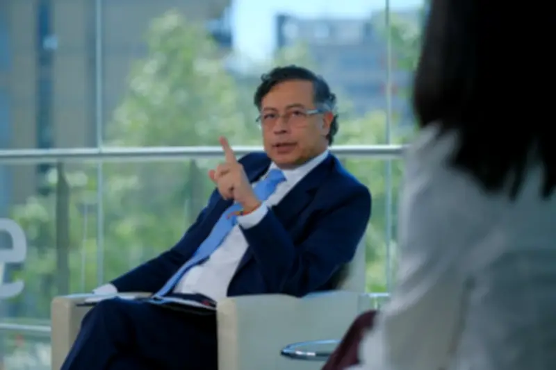 Petro insta a candidatos a mantener la calma ante alertas de seguridad electoral