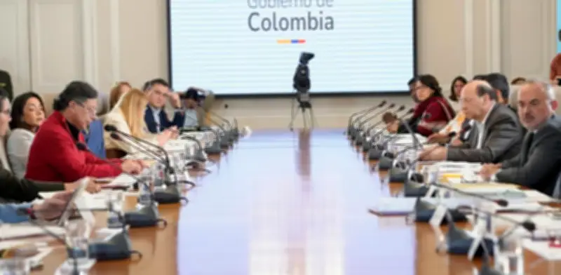 Petro ordena ofensiva publicitaria urgente para difundir logros de su Gobierno