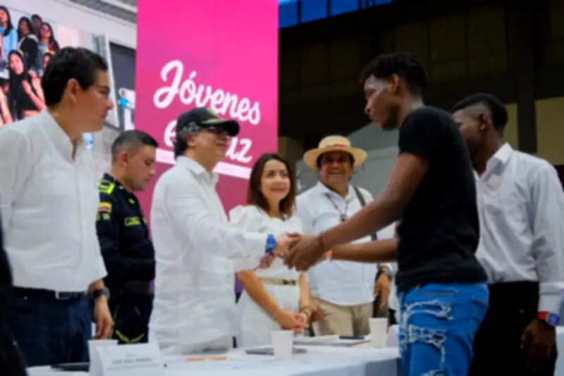 Petro reconoce múltiples errores en el Ministerio de Igualdad y advierte sobre su futuro