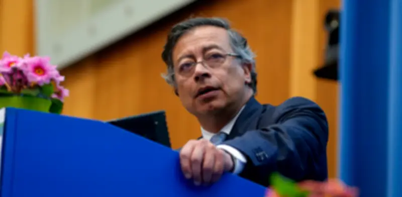 Petro responde a expertos y exministros tras tensión con Banco de la República