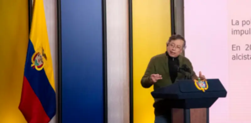 Petro responde a orden judicial sobre fraude electoral: 'Un presidente no enseña a arrodillarse'