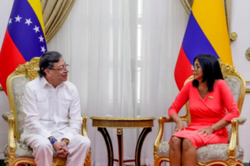 Petro y Delcy Rodríguez culminan reunión en Caracas con agenda bilateral