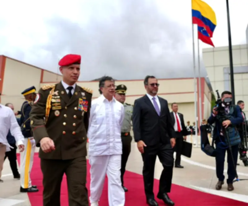 Petro y Delcy Rodríguez inician reunión en Caracas sobre seguridad fronteriza