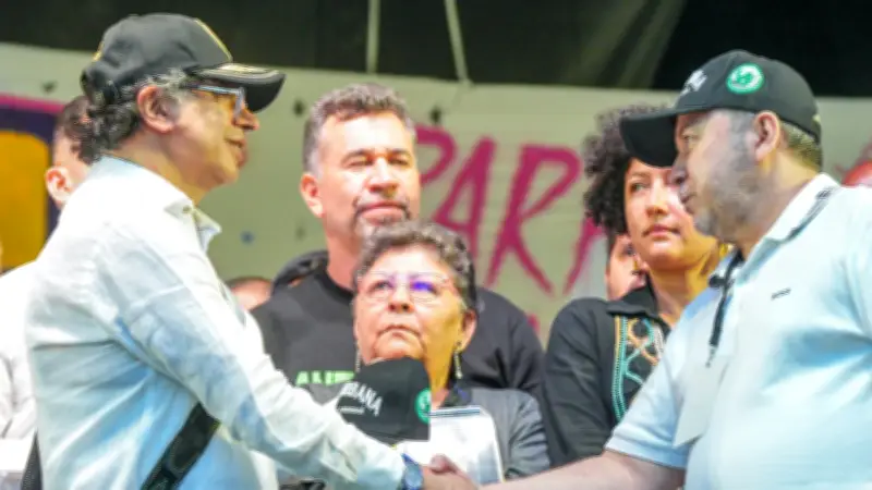 Petro y Zuleta serán investigados por el tarimazo de Medellín en 2025