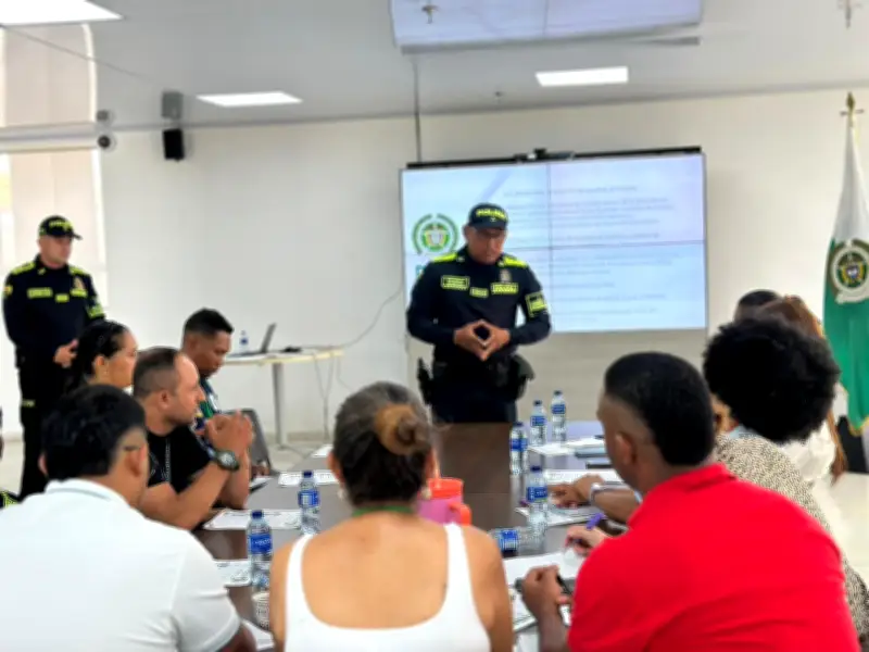 Policía en Cartagena lidera foro para proteger los sueños de niños y adolescentes