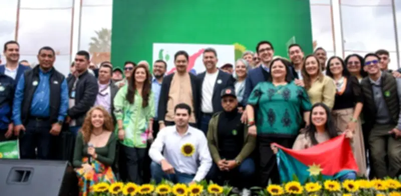 Polémica por recolección de firmas para Constituyente en evento de Cepeda y Alianza Verde